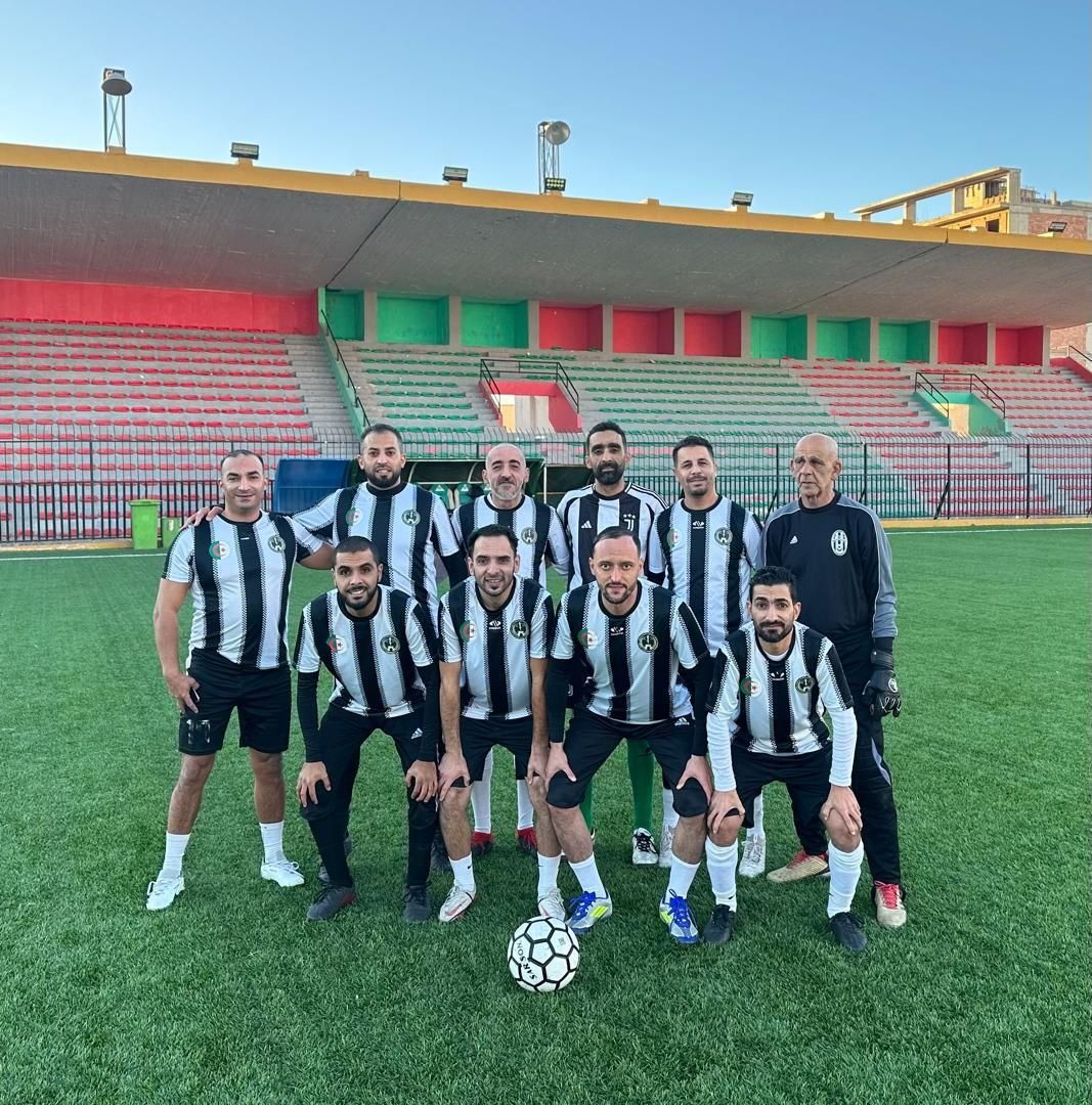إعلان لفريق المنظمة لكرة القدم